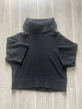 Vintage Lord & Taylor Cashmere turtleneck sweater size small
